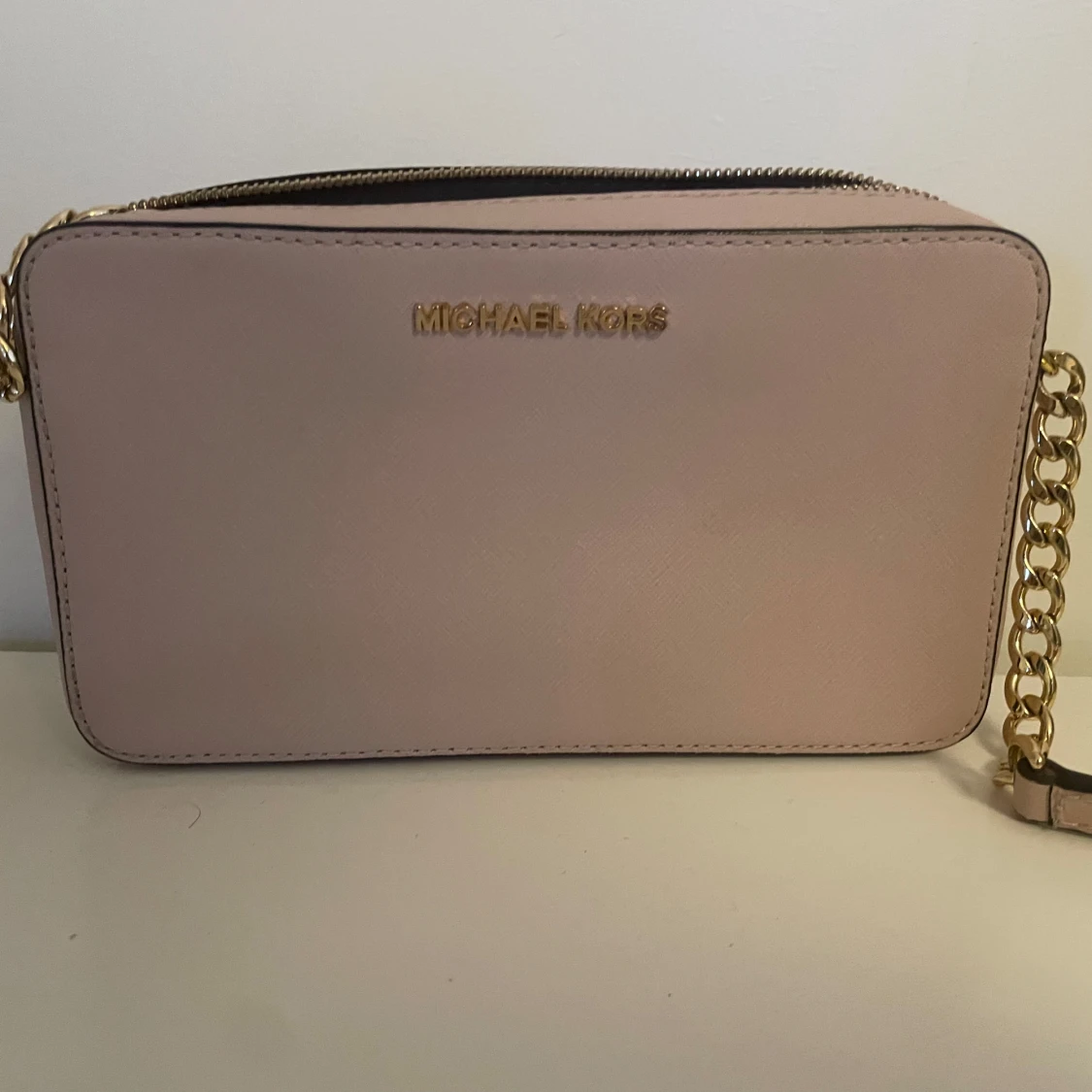 Ljusrosa  Michael Kors väska 