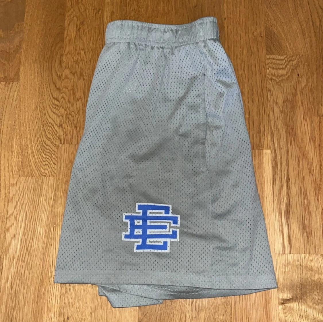 Grå meshshorts från Eric Emanuel - 90