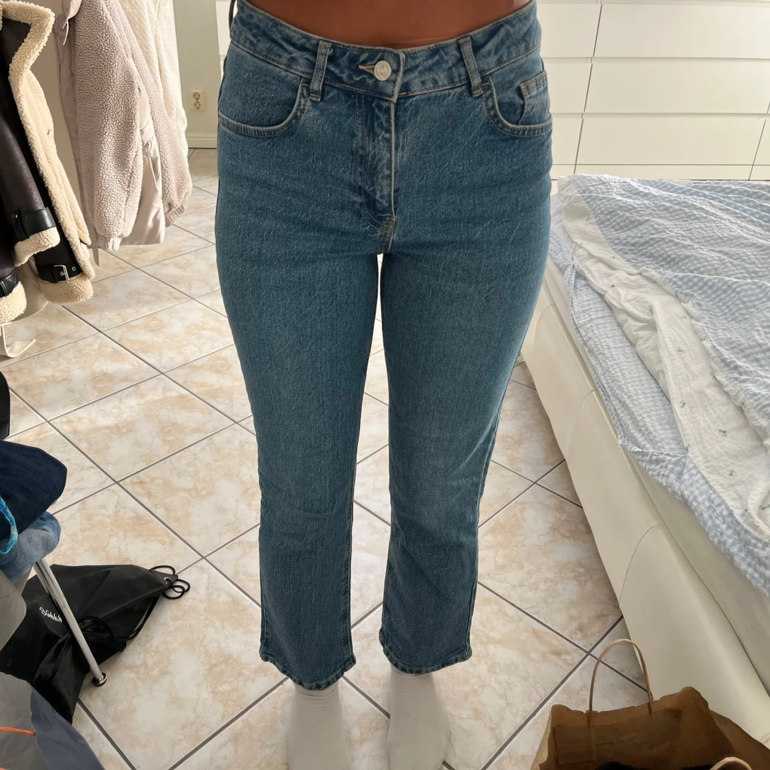 Blå raka jeans med hög midja