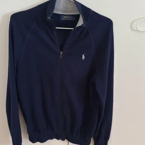 Marinblå kofta från Polo Ralph Lauren - Snygg marinblå kofta från Polo Ralph Lauren 