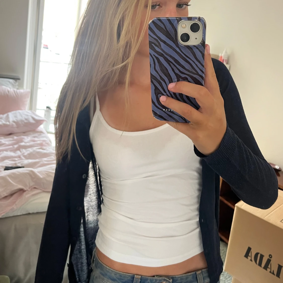 Mörkblå glittrig kofta