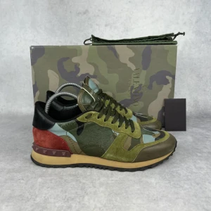 Valentino rockrunner sneaker - – Condition: 8/10  – What is included: Only the sneakers  – Retail price: 8515 SEK