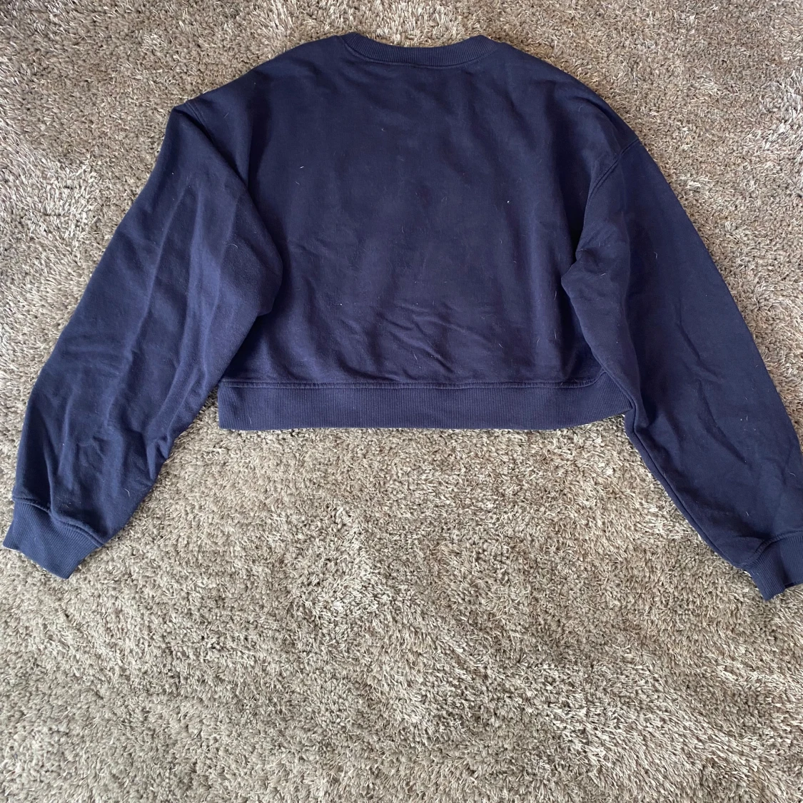 Mörkblå croppad sweatshirt från H&M DIVIDED, Storlek M - 3