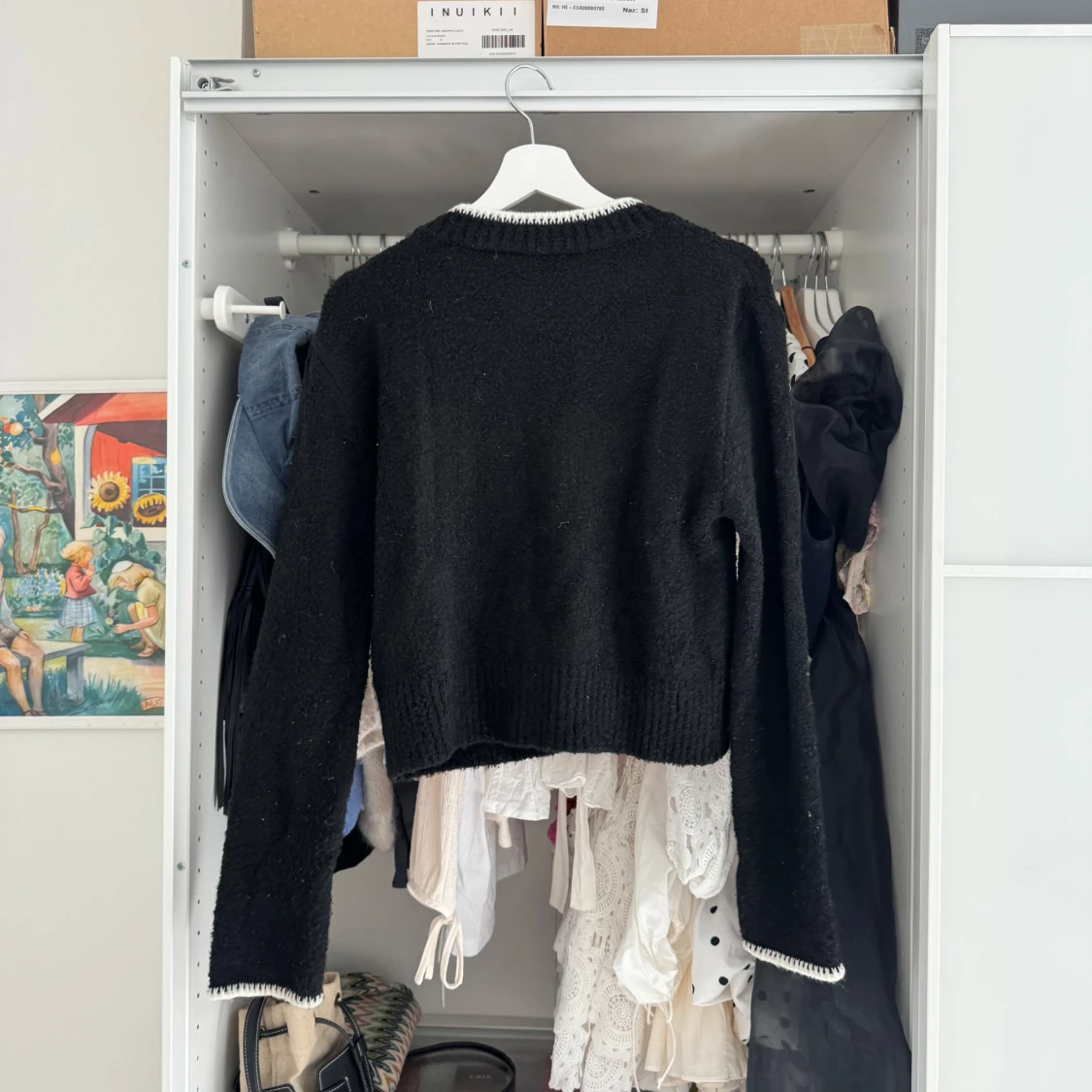 Svart kofta  med guldknappar från hm - 4