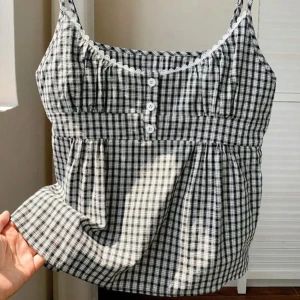 Rutig topp - Super fin topp men passar tyvärr inte mig😘 Skriv vid frågor!