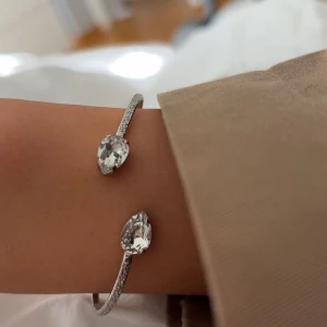 Caroline Svedblom Armband - Säljer mitt caroline svedblom armband då det inte kommer till användning längre