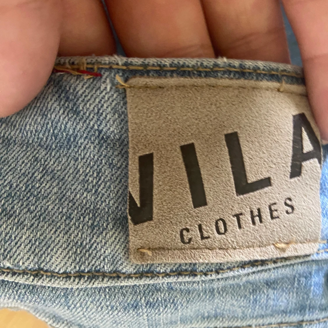 Ljusblå bootcut jeans från Vila - 2