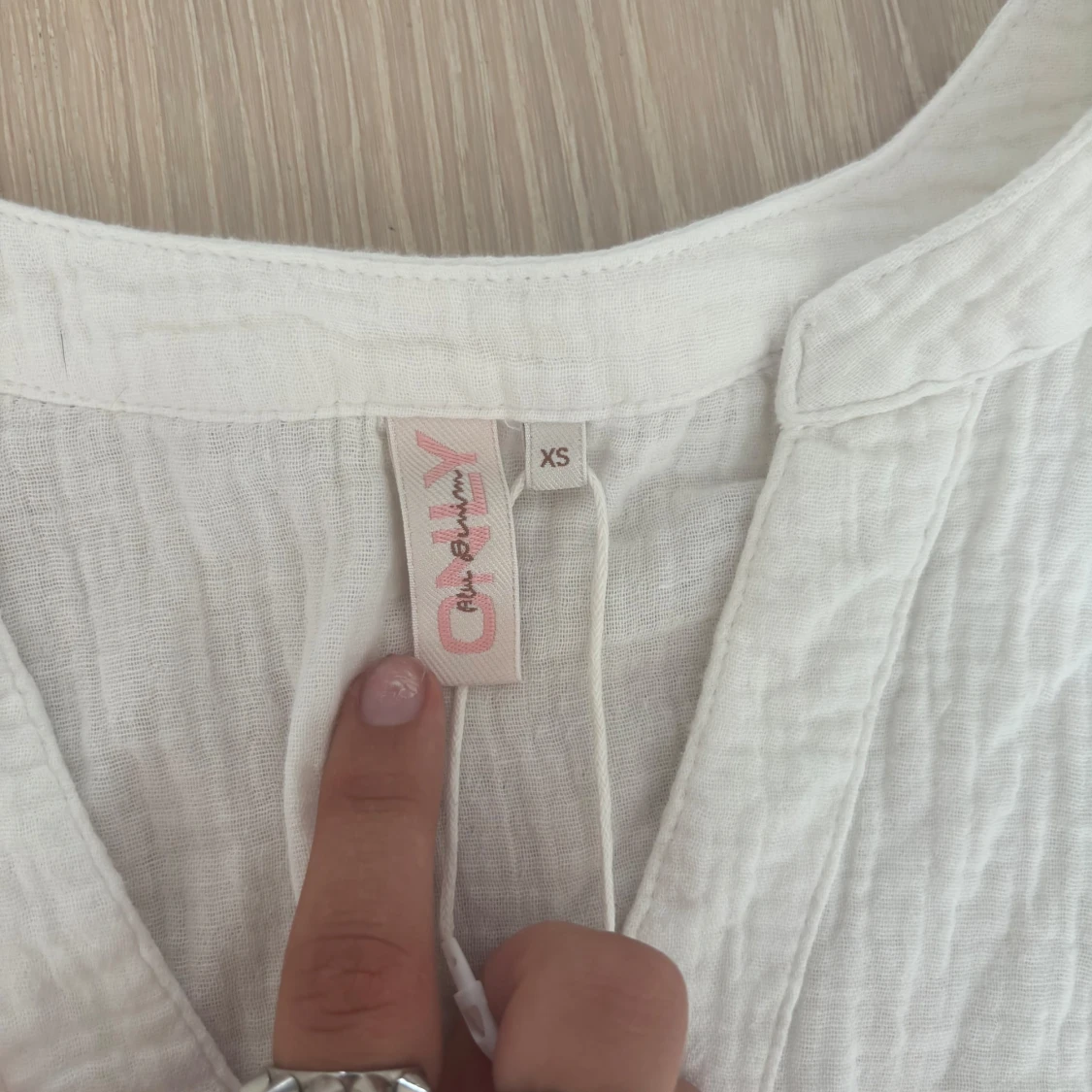 Vit sommarklänning från ONLY XS - 2