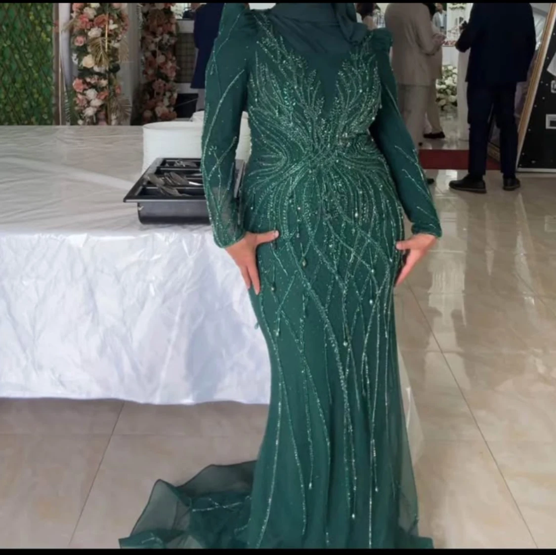 Grön lång glittrig balklänning - 4