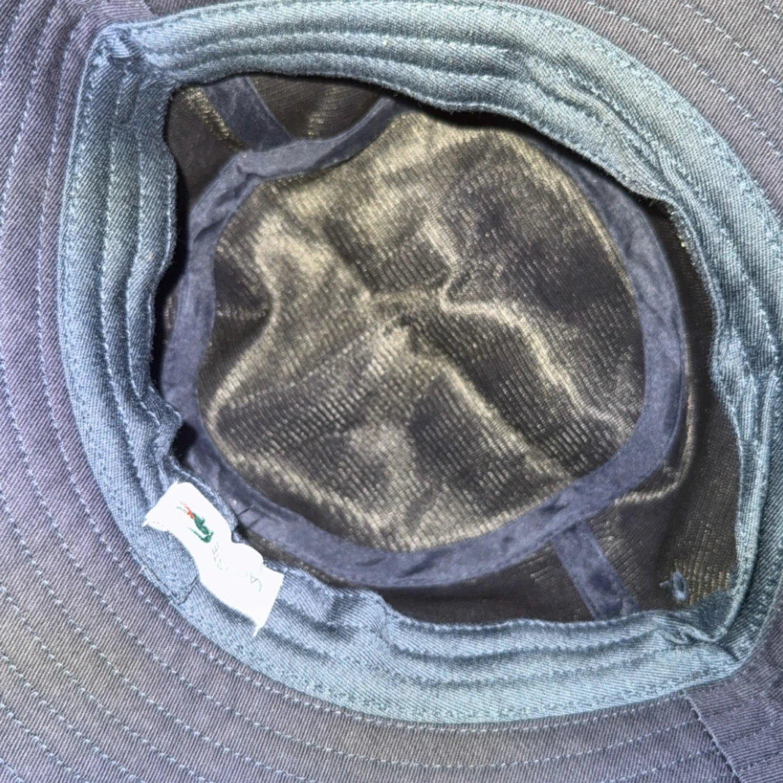 Mörkblå bucket hat från Lacoste - 1