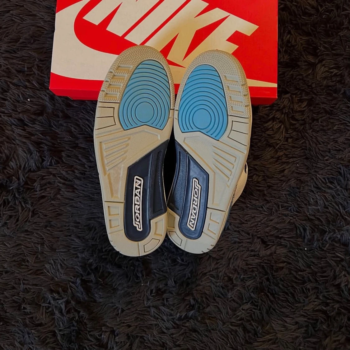  Jordan 3 UNC sneakers - 2