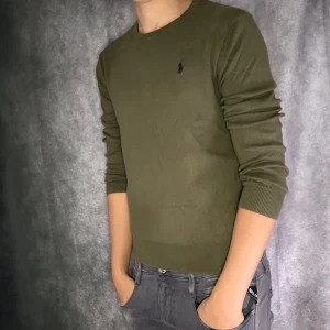 Ralph lauren crewneck - Mycket fint skick | Size S  | fraktar spårbart inom 24 timmar |  för att köpa klicka ” köp nu” | vid frågor skriv ett meddelande |23
