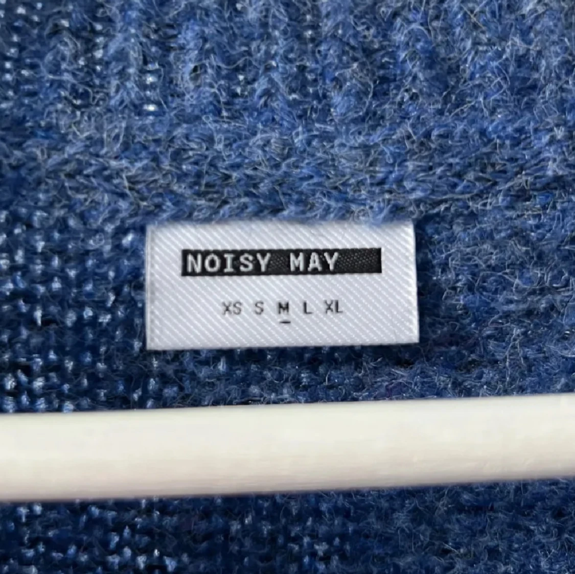 Blå stickad tröja  - 1