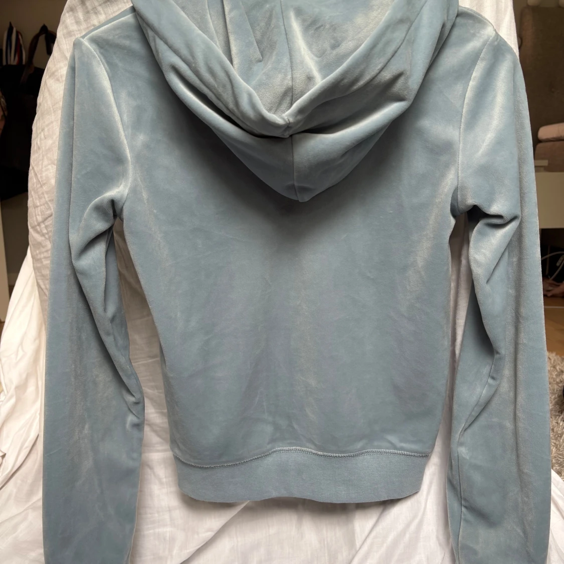 Ljusblå Juicy Couture tröja - 1