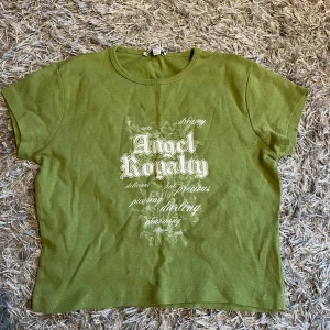 Grön t-shirt Angel Royalty - Grön babytee med tryck 
