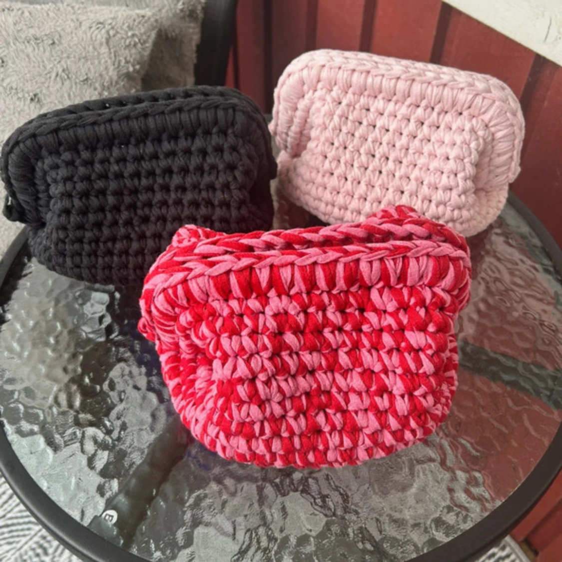 Virkad nessesär/väska/clutch - 2