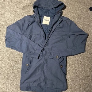 Cubus jacka - Tunn jacka från Cubus perfekt nu till hösten. Skriv om ni har frågor.💯