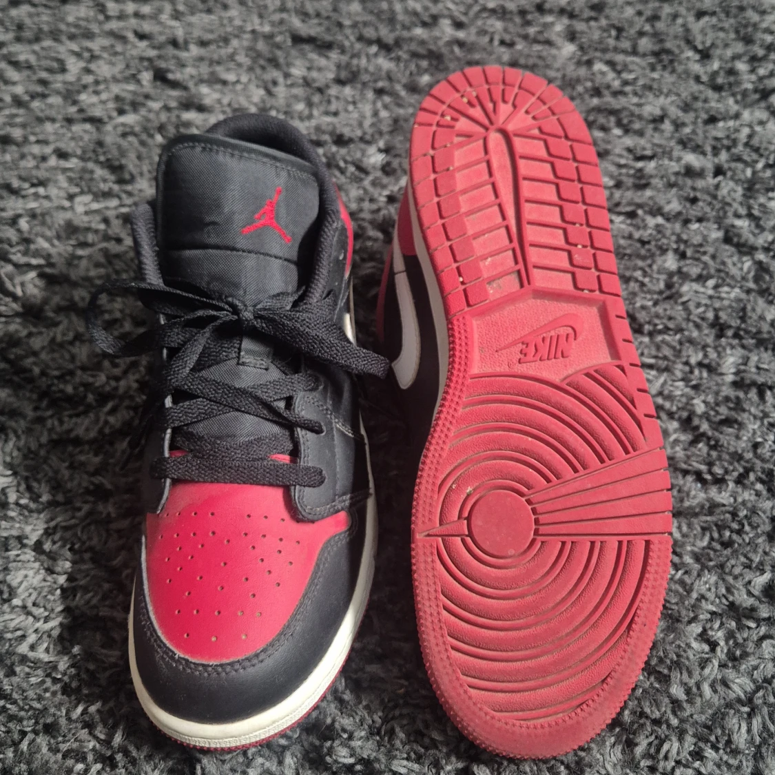 Nike Air Jordan 1 Low svart/röd 38.5 - 2