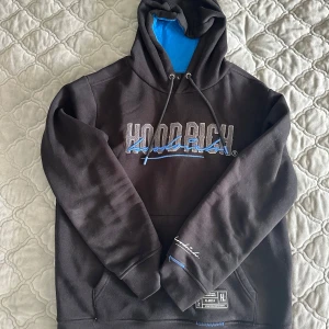 Hoodrich Hoodie - Hoodrich Hoodie! Bara att fråga vid någon fundering, Säljer billigt då jag rensar mina kläder!
