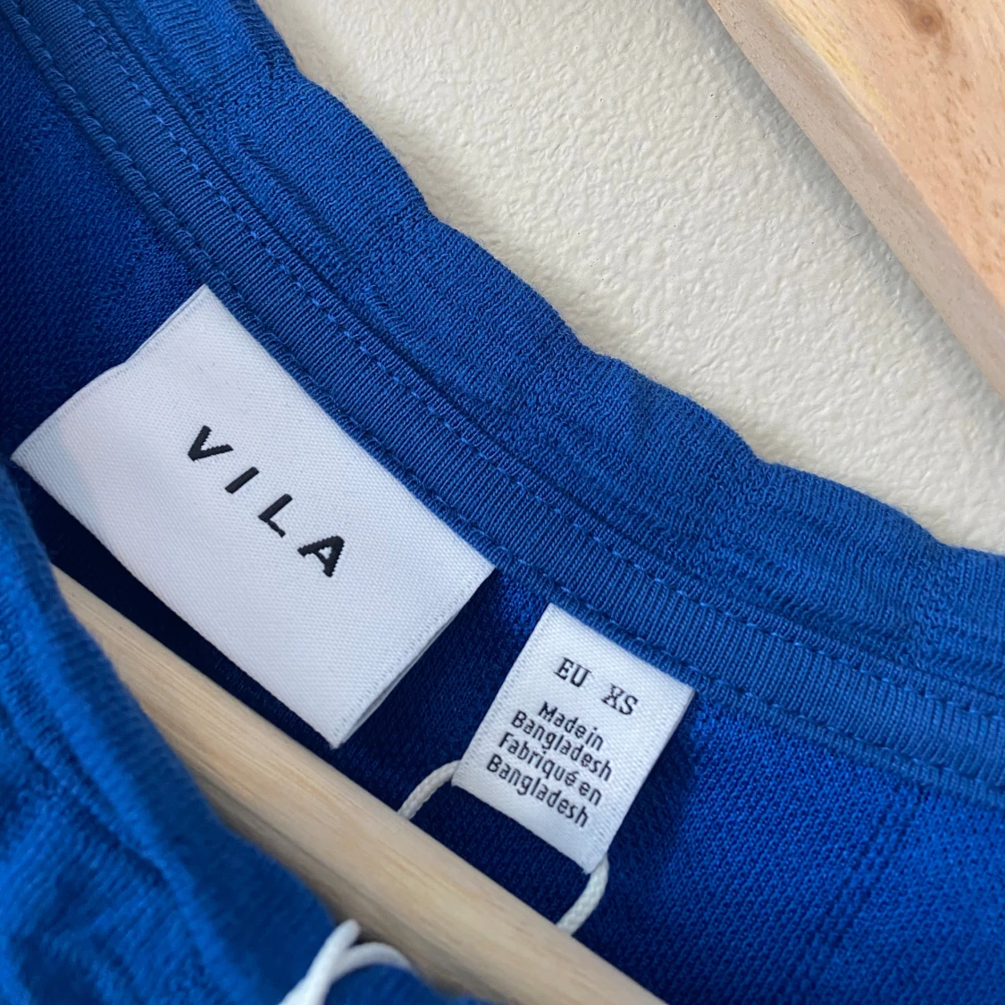 Oanvänd tröja med prislapp kvar - 2