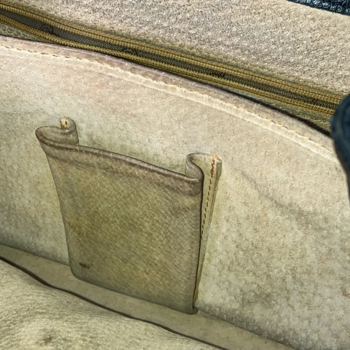 Svart axelväska i skinn från Diffusion Dagali - 4