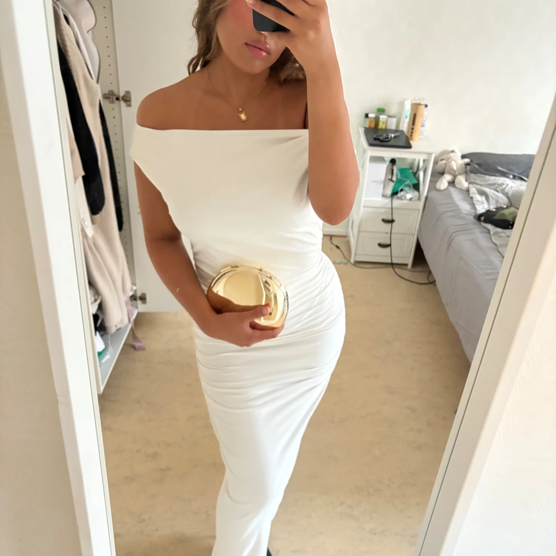 Vit offshoulder långklänning