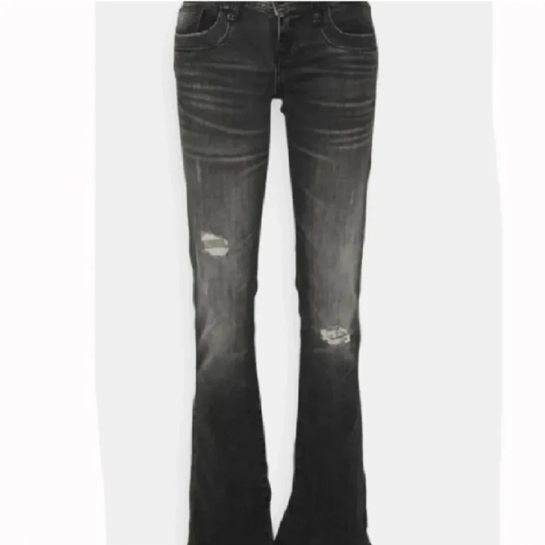 Svarta ltb jeans - 1