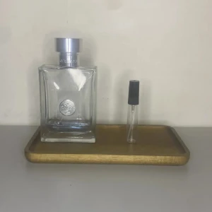 5ml Versace Pour Homme - För endast 35kr kan du få en 5 ml av Versace pour homme vilket rymmer 75sprays 