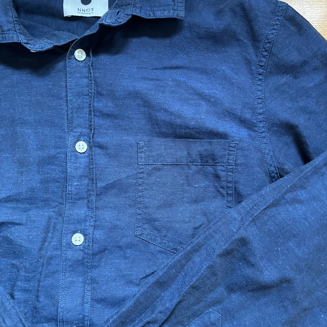 Mörkblå skjorta från NN07 i linne S - 2