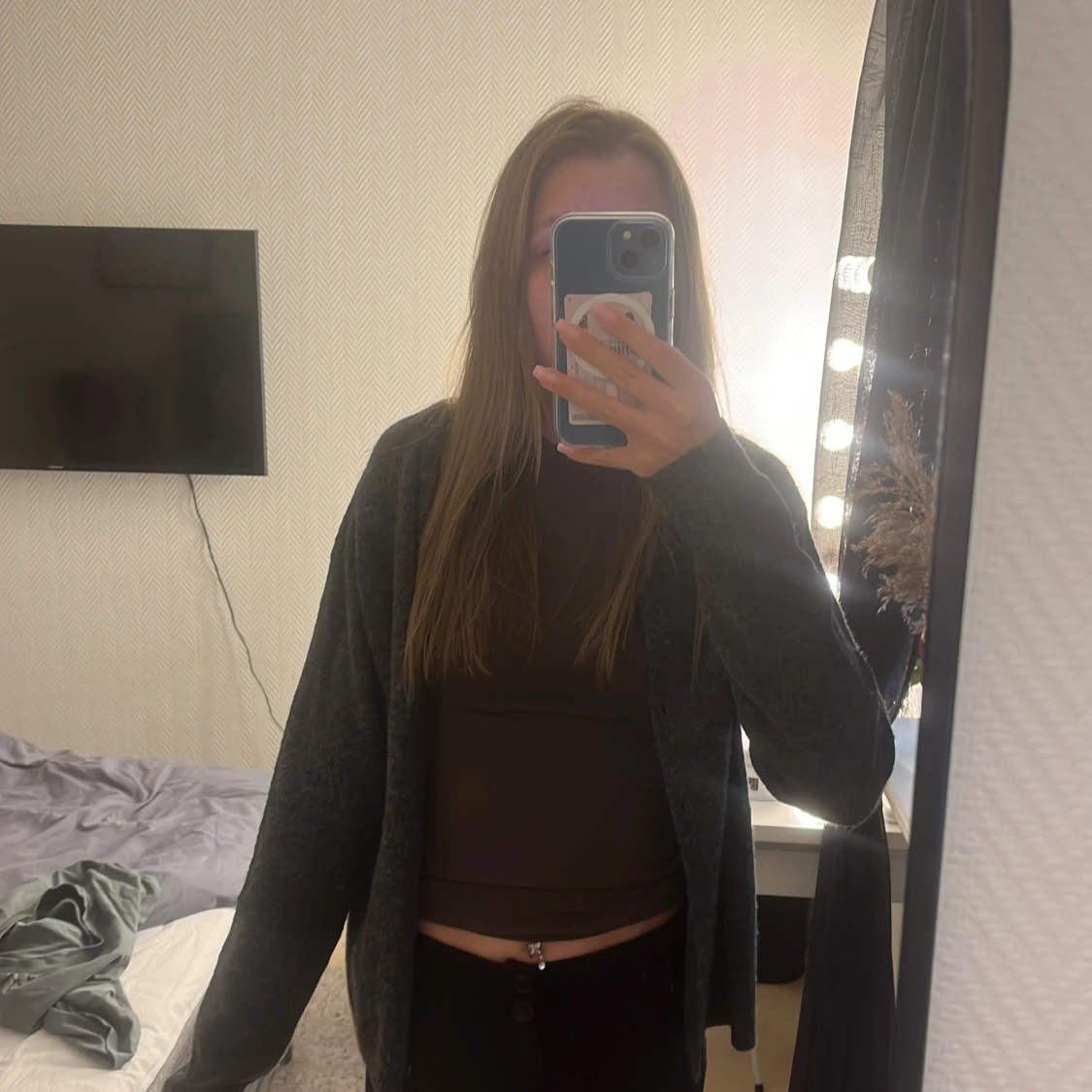 Grå kofta med knappar - 1