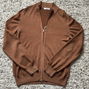 Gran sasso full zip  - Storlek 50/M, mycket bra skick utan defekter, 