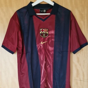 Fc Barcelona x Cactus Jack edition 24-25 - Fc Barcelona x Cactus Jack edition collab 24-25. Helt ny med tag. Storlek: Small