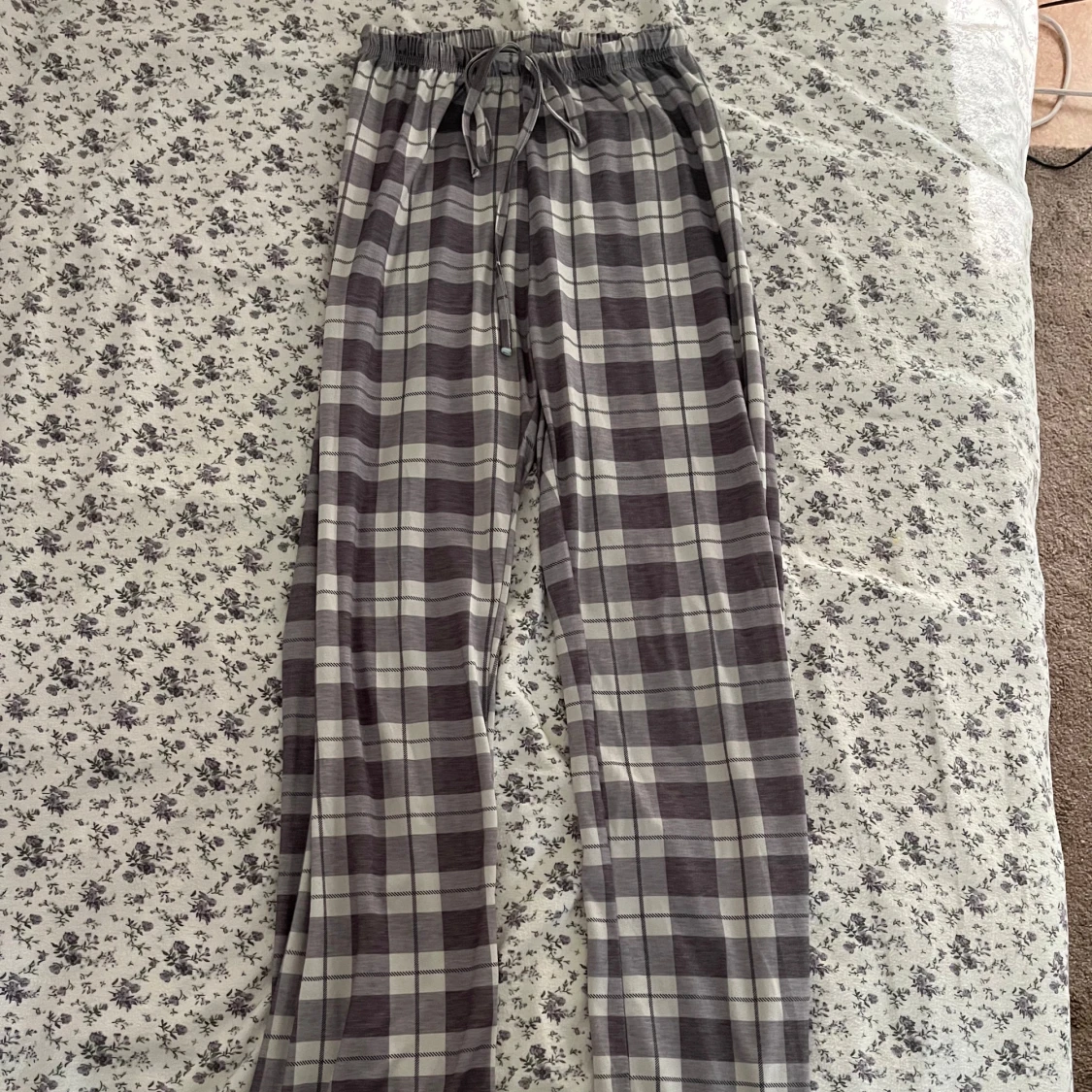 Rutiga pyjamasbyxor - 1