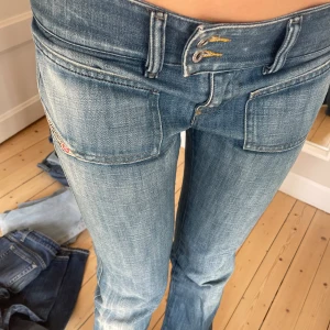 Diesel jeans  - Så snygga jeans från diesel💙lågmidjade och snygga fickor framtill!!