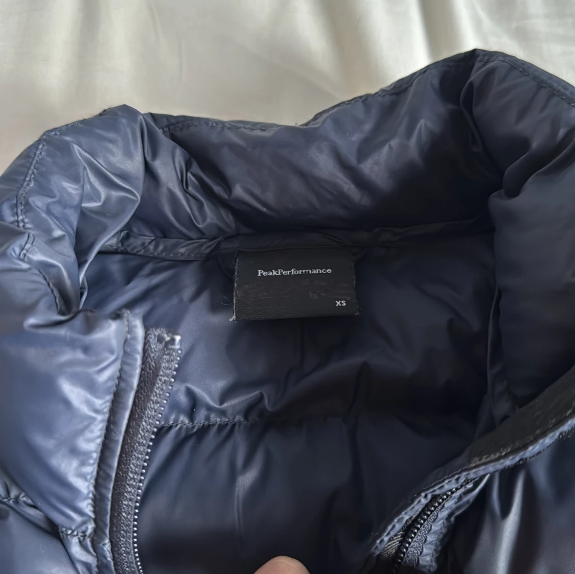 Mörkblå dunväst från Peak Performance - 2