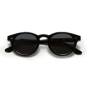 Chimi - Chimisolglasögon i 03 black. Jättegott skick. Dock är fodral ej inkluderat. 