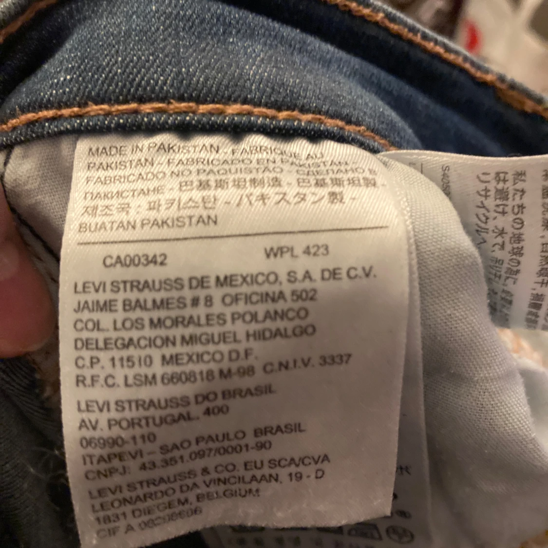 Blå jeans från Levi's strl W24 L30 - 3