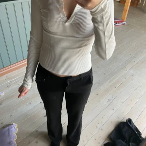 Vit tröja - En vanlig vit tröja. Prislappen är kvar så inte använd någon gång!