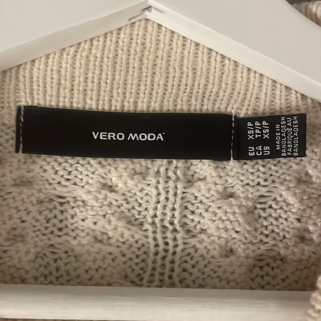 Beige stickad tröja från Vero Moda - 3