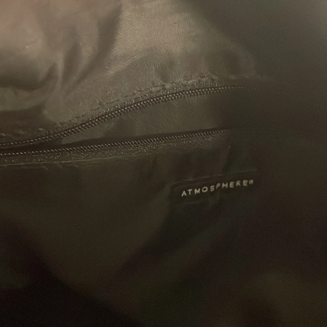 Svart handväska från Atmosphere - 2