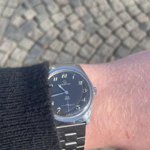 Mekanisk Certina klocka  - Säljer min vintage Certina klocka med mekanisk urverk. Tickar och går fint:). Inte originalband men passar fint på klockan. Har också extra länk. 