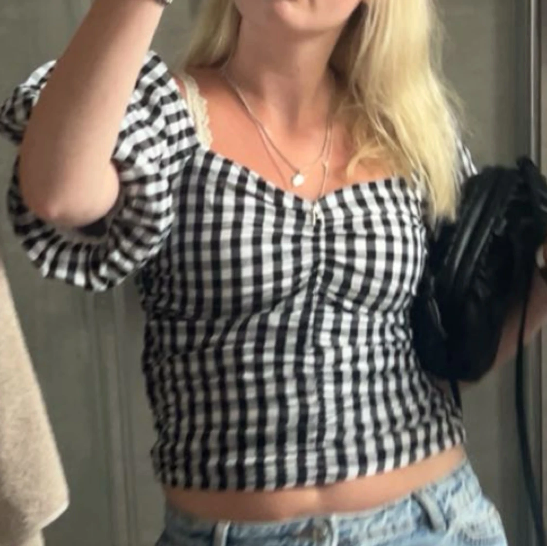 Svartvit rutig blus