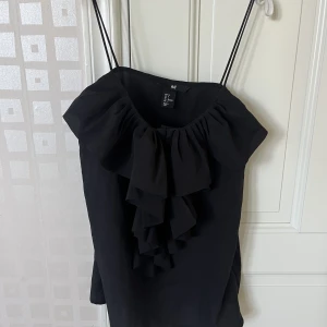 Jätte söt topp  - Jätte söt topp köpt från sellpy men tyvärr aldrig kommits till användning 