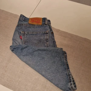Levi's shorts - Hej! Säljer nu mina Levi's shorts i nyskick! W 28