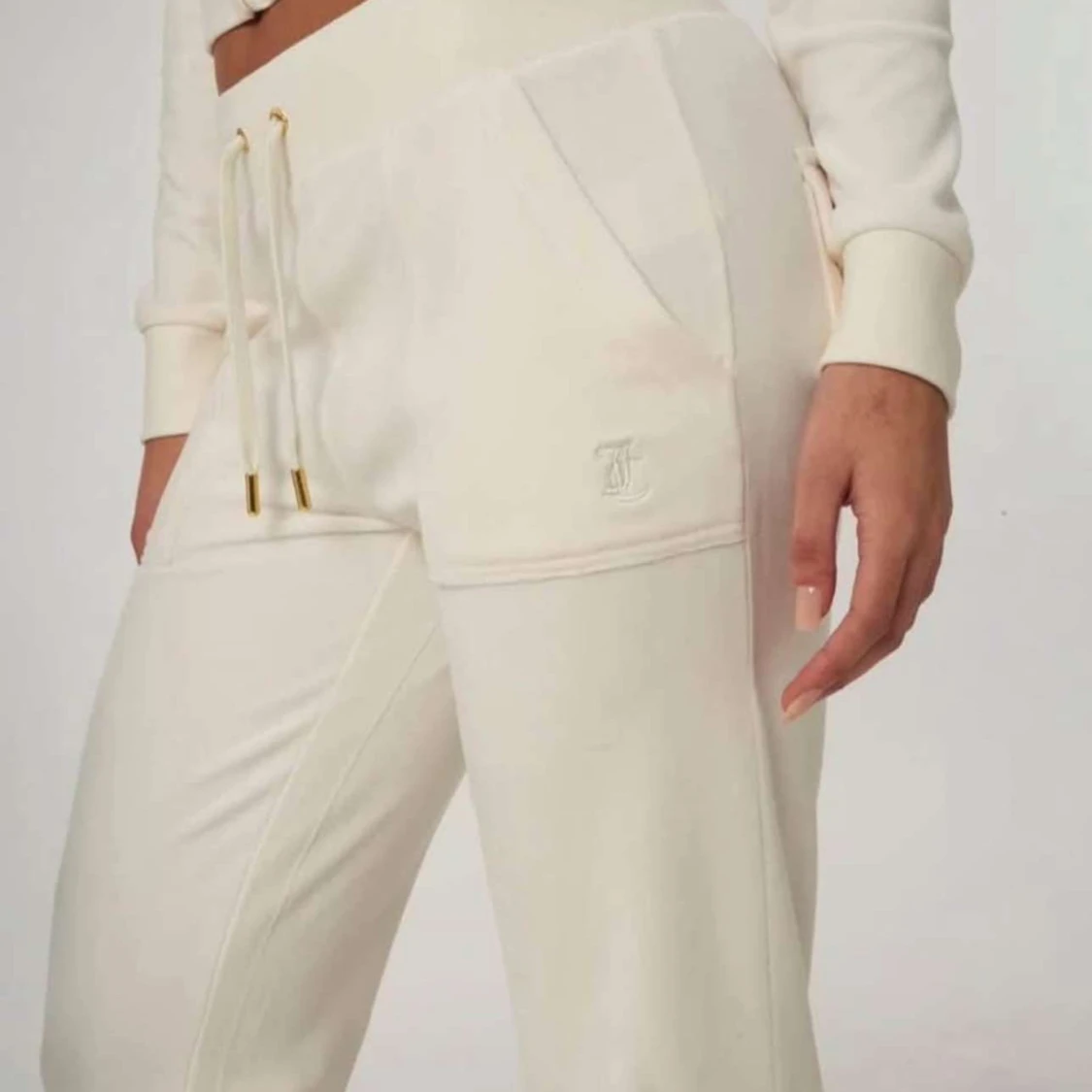 Vita mjukisbyxor juicy couture  - 1