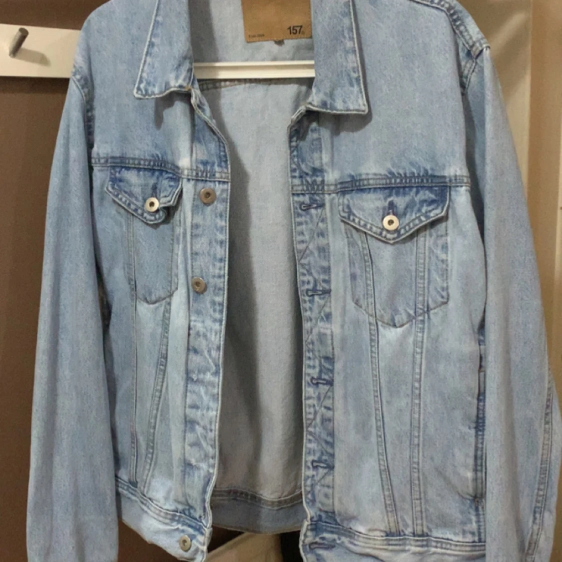 Ljusblå jeansjacka från 157