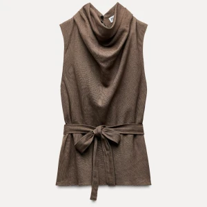 Zara topp - Jätte fin topp från Zara, använd 2 gånger💞intressekoll om nån vill köpa då jag inte är helt säker på om jag vill sälja den💞