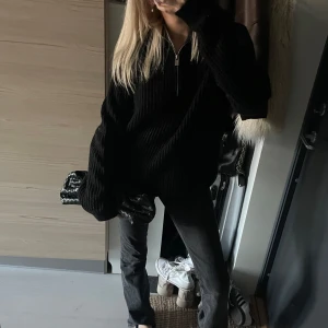 Stickad tröja med dragkedja - Super fin stickad från Refill, storlek S, inga defekter🧡