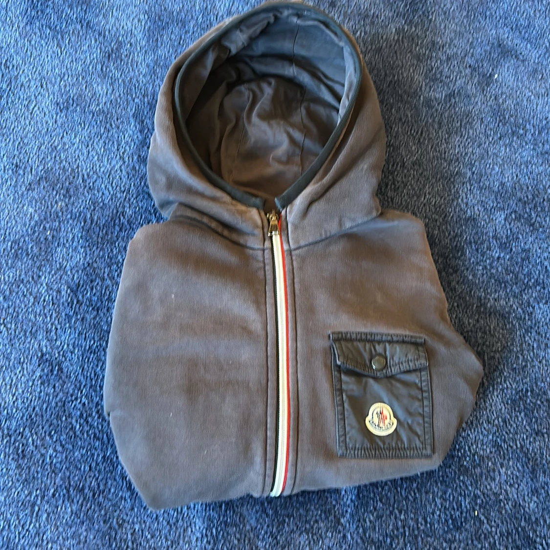 Grå hoodie från Moncler - 3