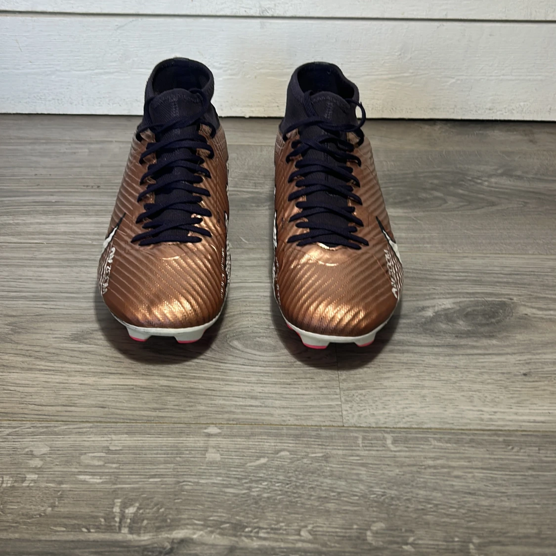 Nike Mercurial fotbollsskor i brons och svart